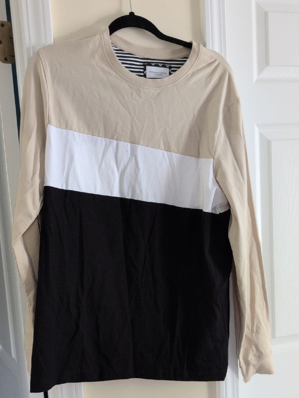 DENIM & FLOWER Striped Label Top - Black & White